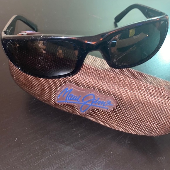 Maui Jim Stingray Mens Polarized Sunglasses w/carrying case - Picture 6 of 6